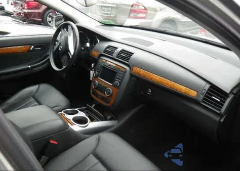 2009 Mercedes-Benz R350 R Class z USA, uszkodzony, nr VIN 4JGCB65E89A090404